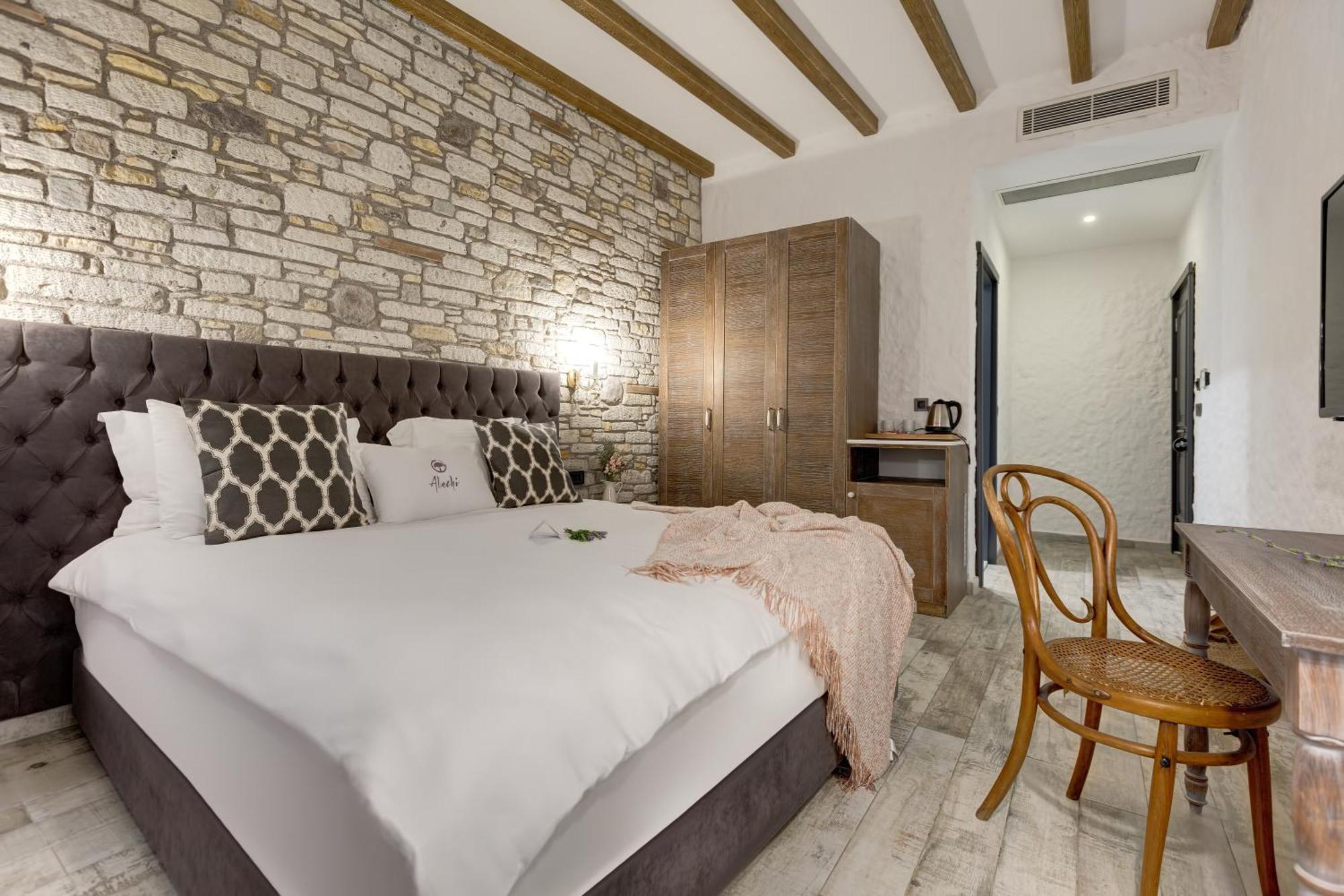 Alachi Hotel Alaçatı Bilik gambar