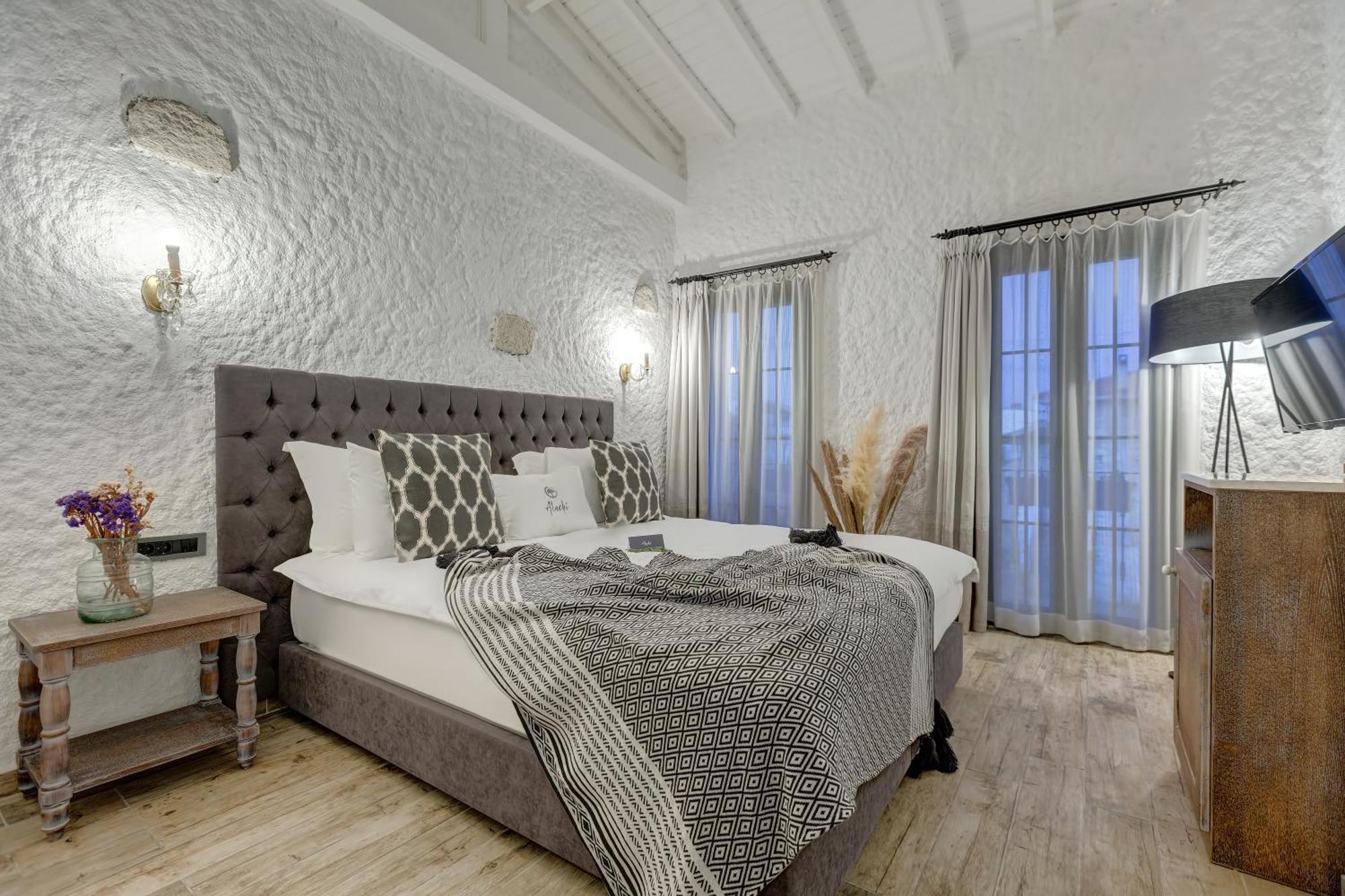 Alachi Hotel Alaçatı Bilik gambar